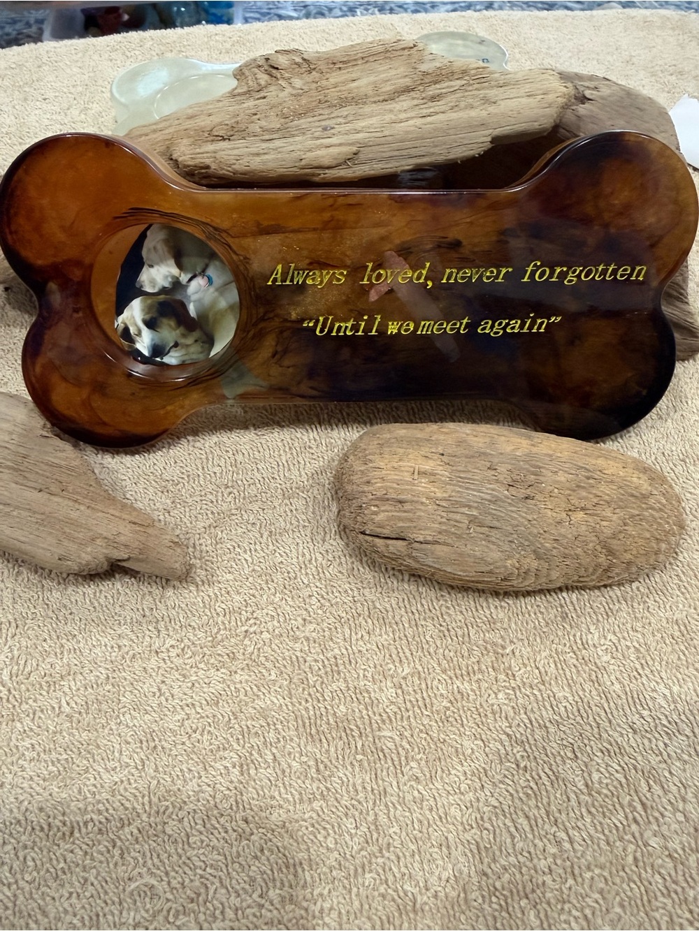 Memory Bone Resin Pet Memorial Plaque - Brown -